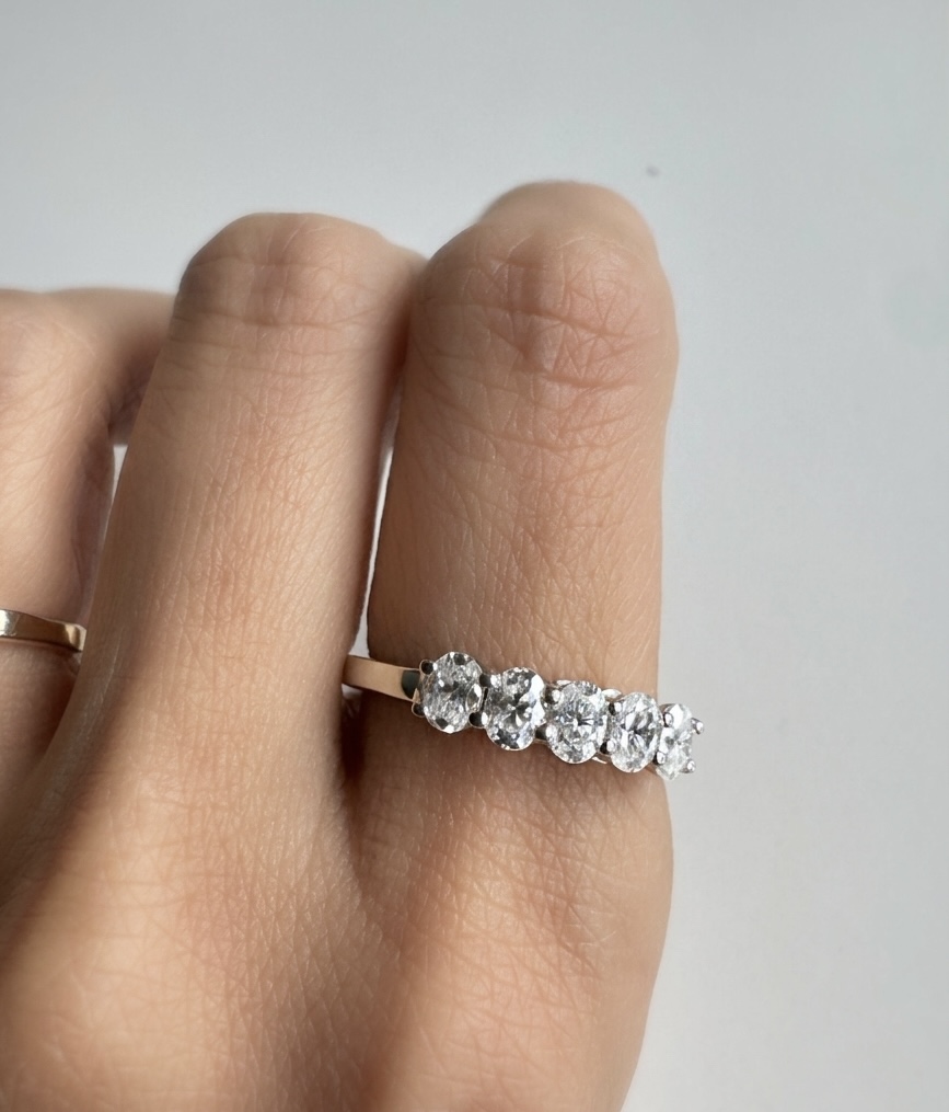 Half eternity ring